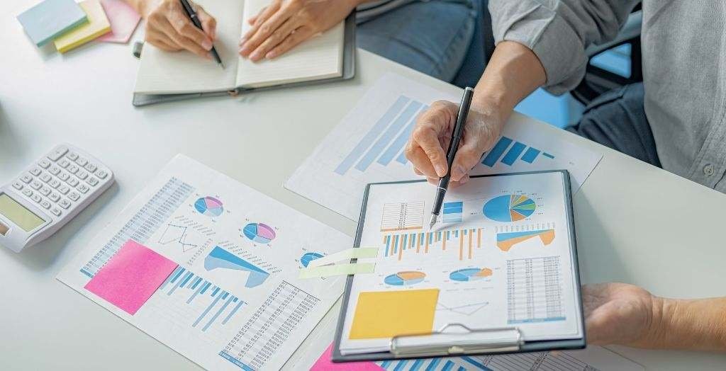 Startup Accelerator: 7 Shocking Pros & Cons for Rapid Growth or Ruin!